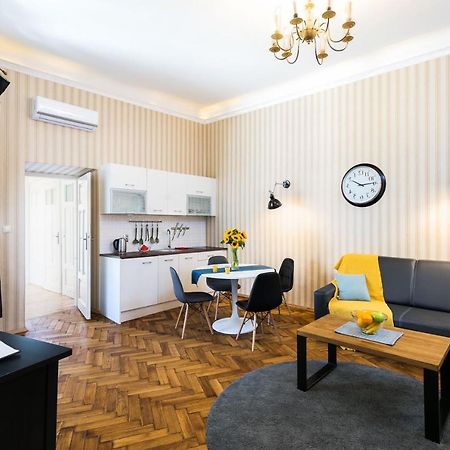 Exclusive Royal Apartments Краков Экстерьер фото